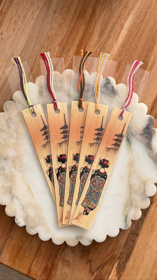 Japanese Bamboo Bookmark, Geisha & Pagoda, Red & Blue Kimono - Scents of Japan