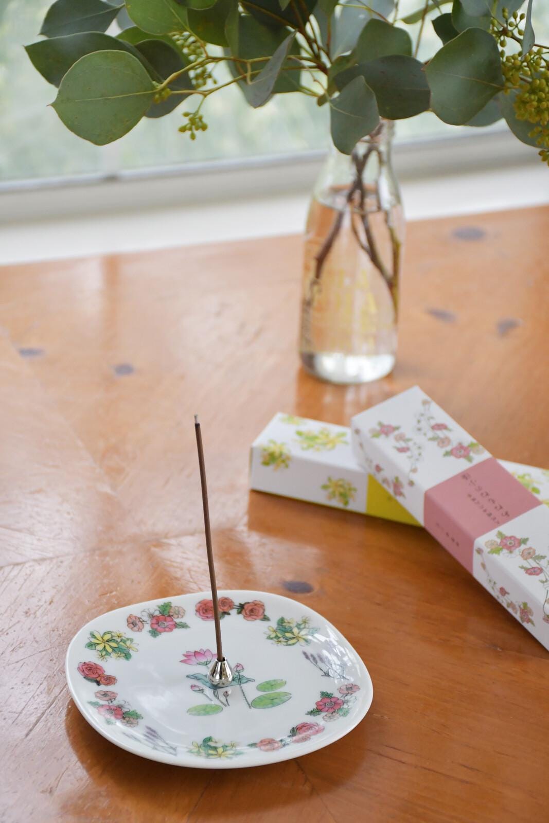 Japanese Incense Holder, Large, Floral - Scents of Japan