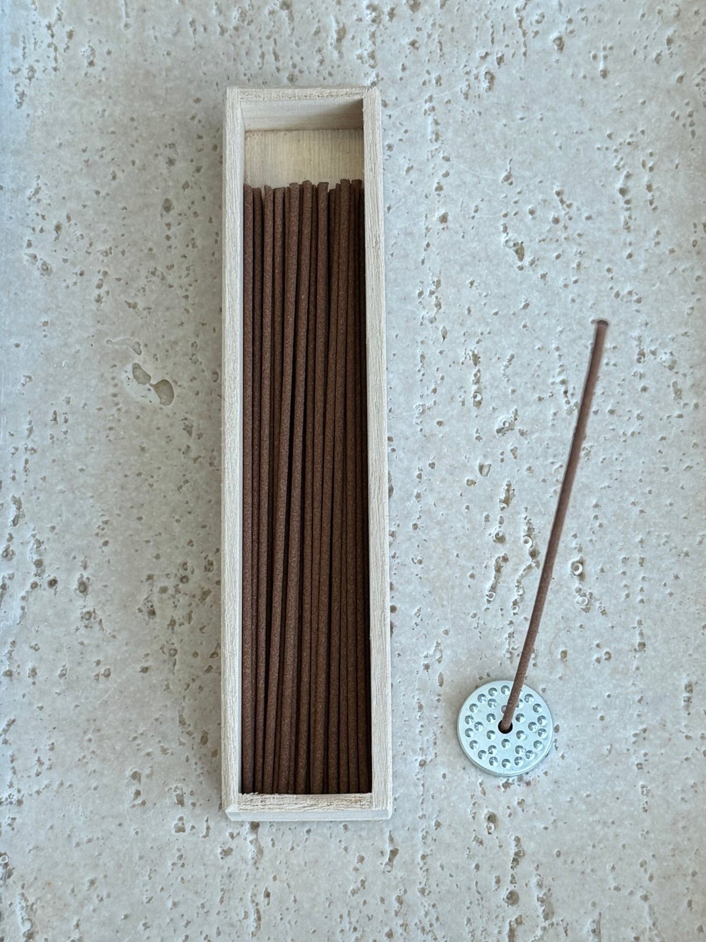 Japanese Long Incense Sticks, Hyakurakuka, Aloeswood - Scents of Japan