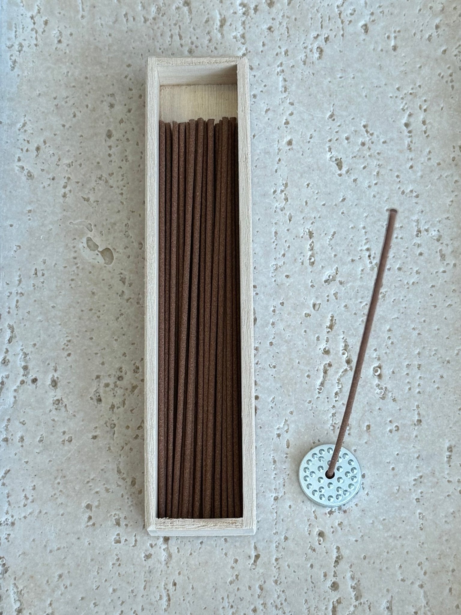 Japanese Long Incense Sticks, Hyakurakuka, Aloeswood - Scents of Japan