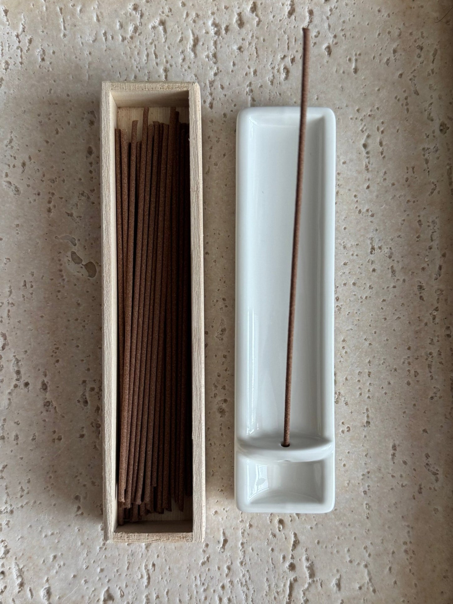 Japanese Long Incense Sticks, Hyakurakuka, Aloeswood - Scents of Japan