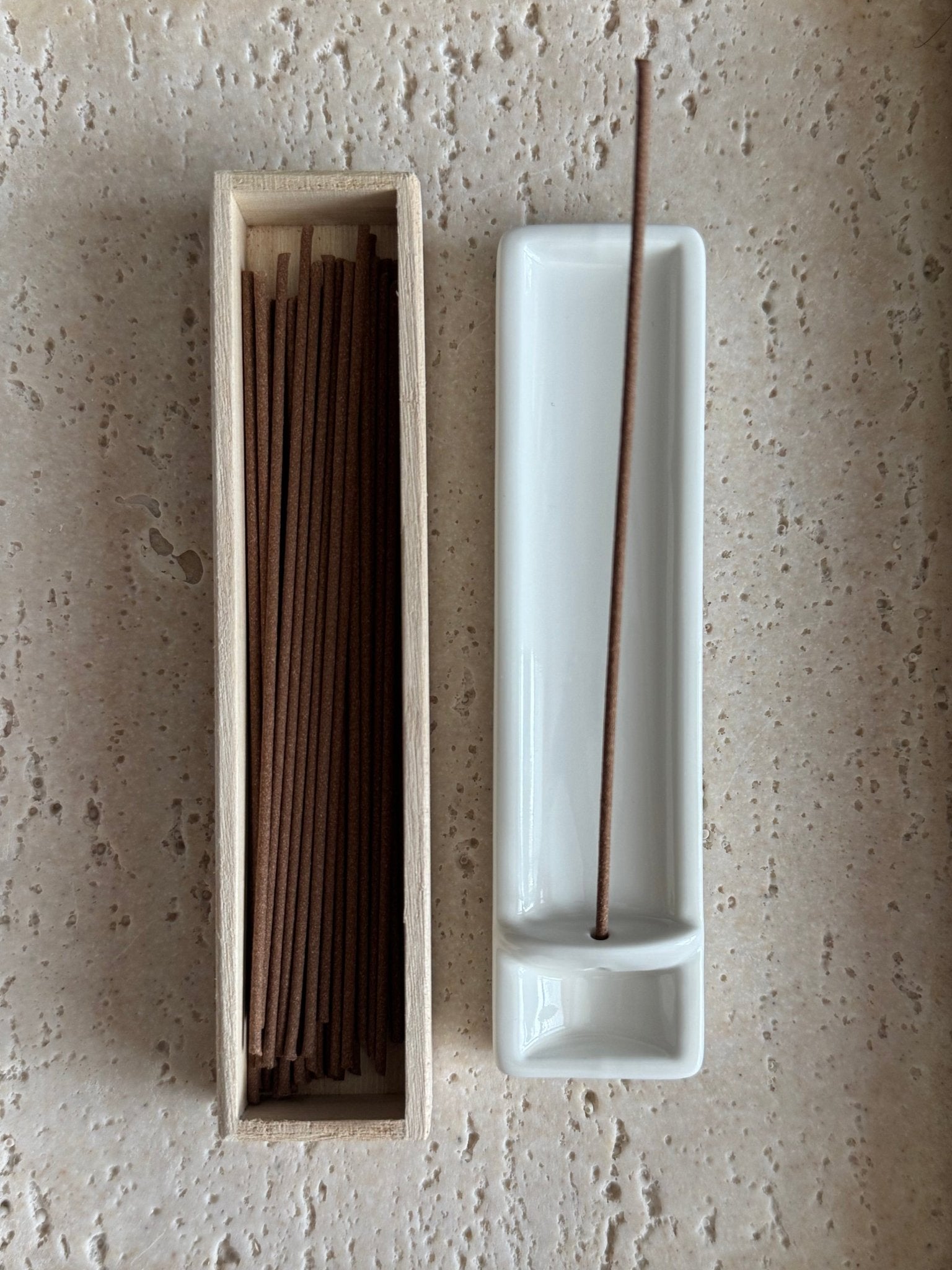Japanese Long Incense Sticks, Hyakurakuka, Aloeswood - Scents of Japan