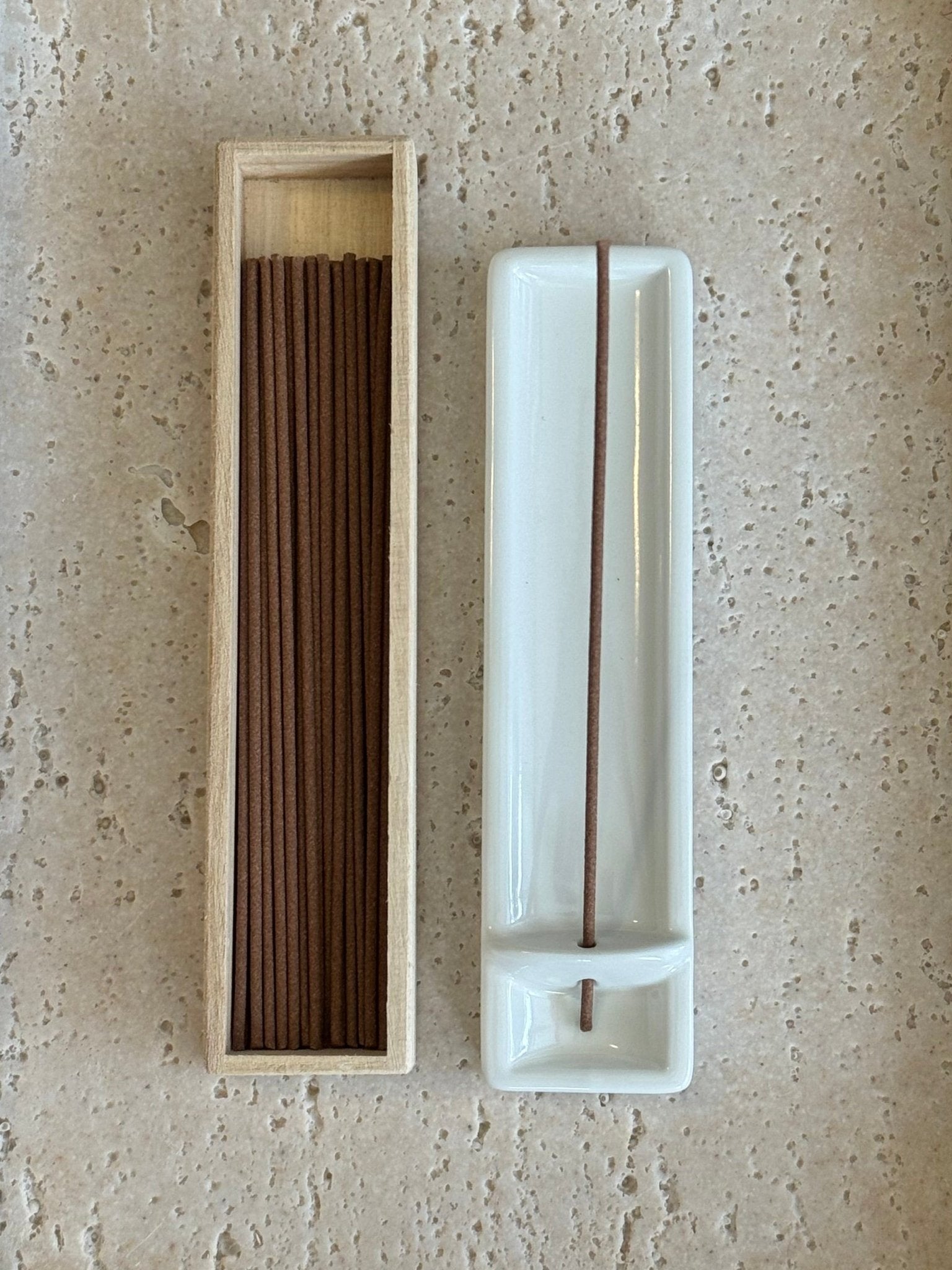 Japanese Long Incense Sticks, Hyakurakuka, Sandalwood - Scents of Japan