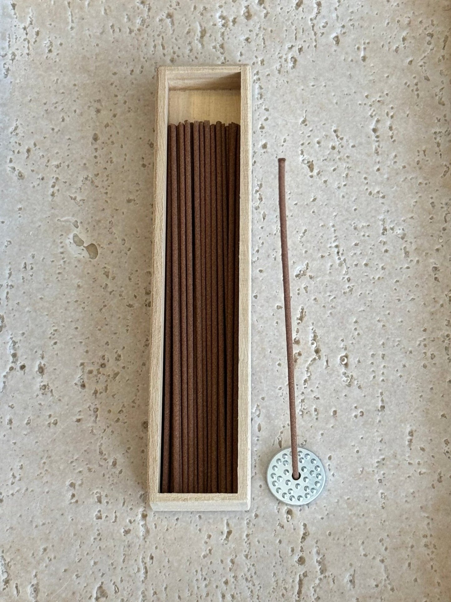 Japanese Long Incense Sticks, Hyakurakuka, Sandalwood - Scents of Japan